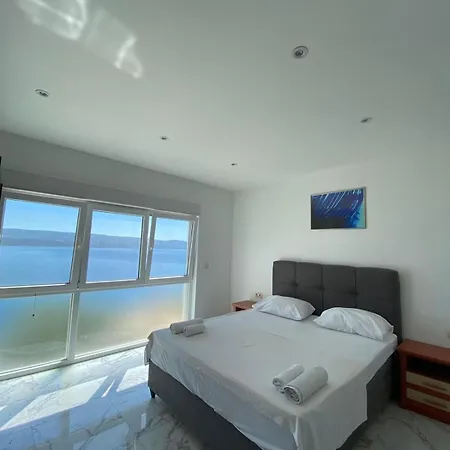 Panoramic Oasis In Apartment